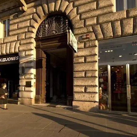 Esposizione Szálloda 3*